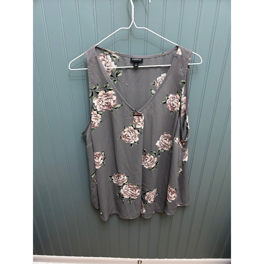 Torrid Grey Pink Floral V-Neck Sleeveless Blouse with Gold Bar Detail Size 1
